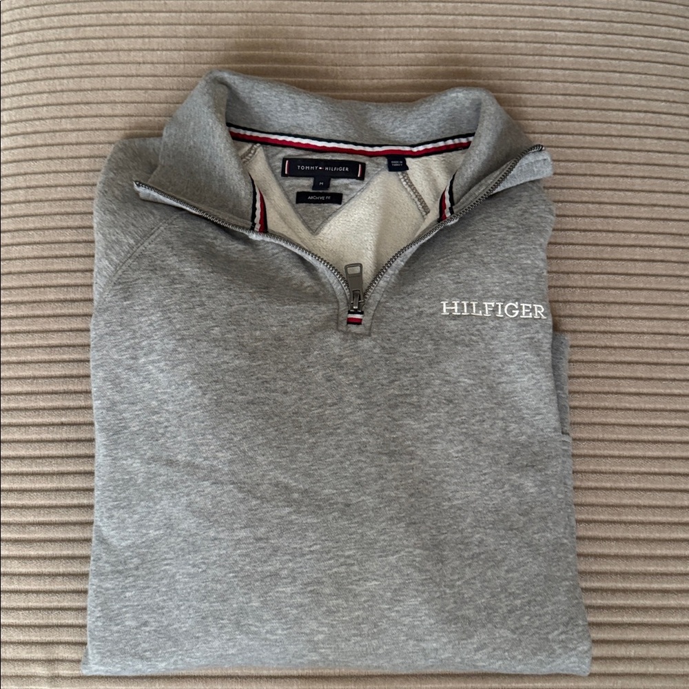 Tommy Hilfiger Light Gray Half-Zip Pullover Men size M